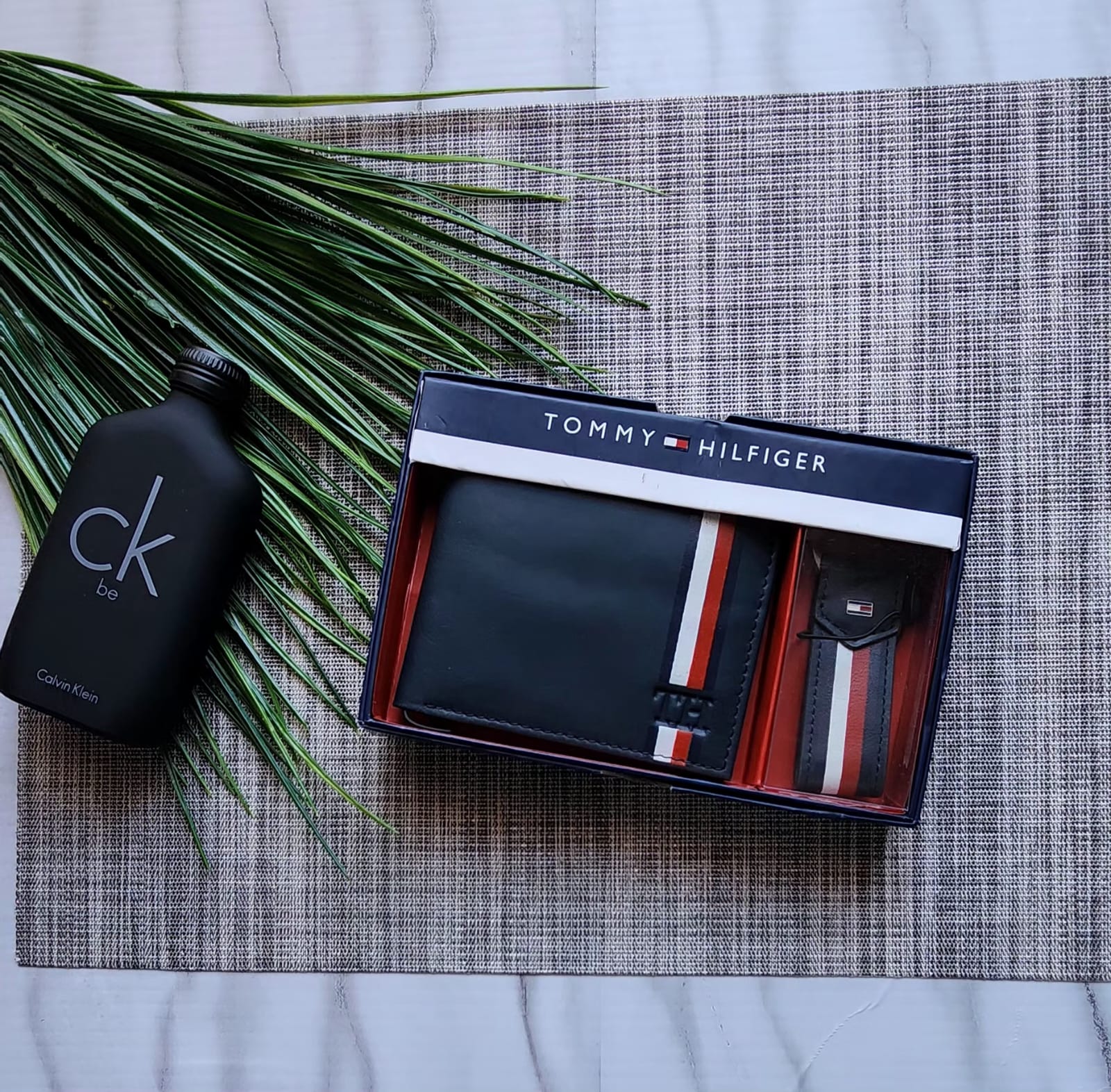 Set Billetera y llavero Tommy Hilfiger