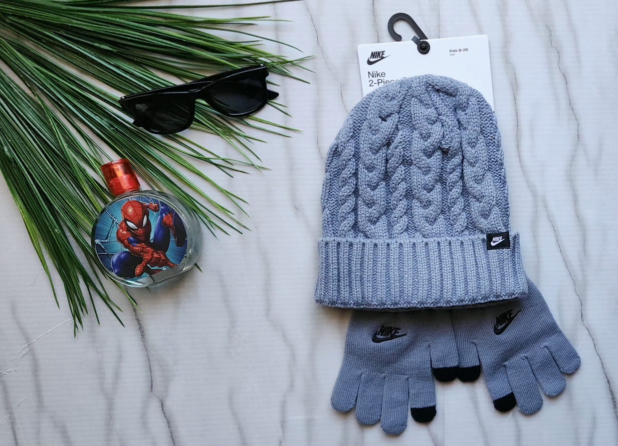 Gorro y guantes Nike