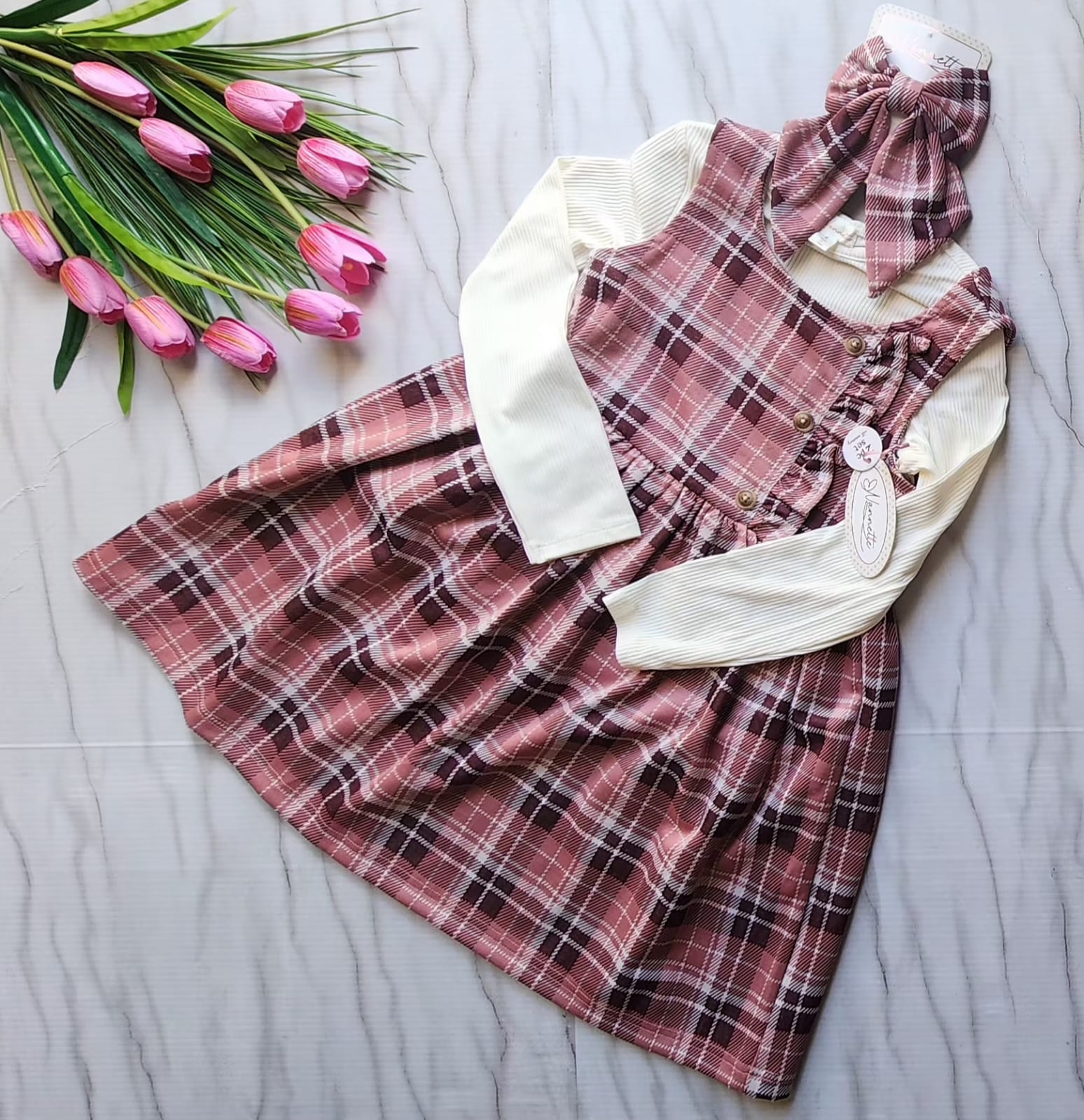 Vestido con Camisa y Chongo para pelo